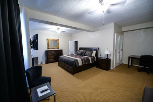 The Mountaineer Hotel Williamson Buitenkant foto