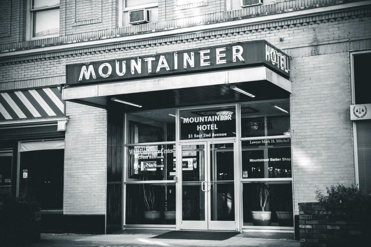 The Mountaineer Hotel Williamson Buitenkant foto